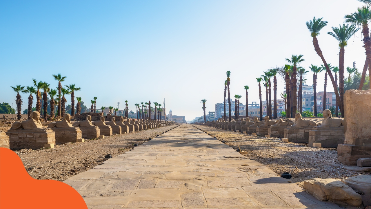 Aleja sfinksów w Luksorze